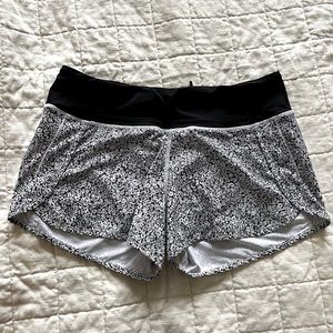 Lululemon Speed Up Shorts Black and White Daisy